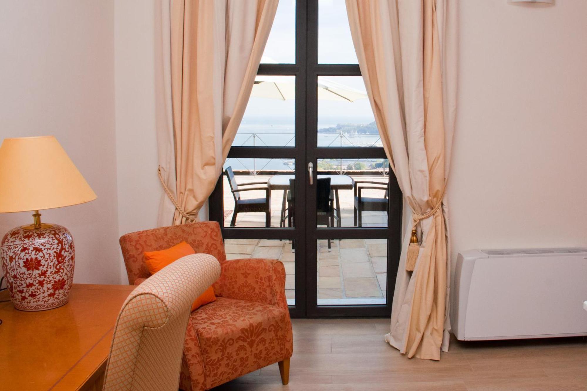 Miramare Apartments&Suites Специя Номер фото